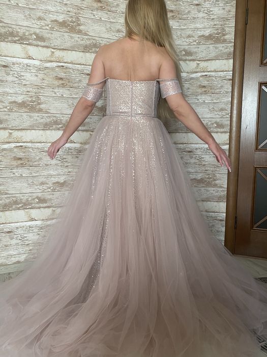 Хвастаюся сукнею