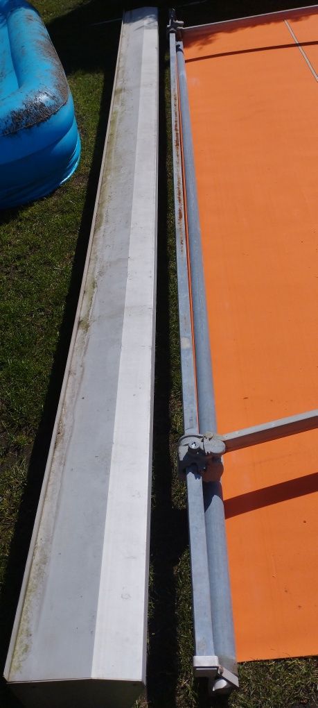 Sprzedam markizę wymiary długość całkowita 5m wysuwa się na 2 m