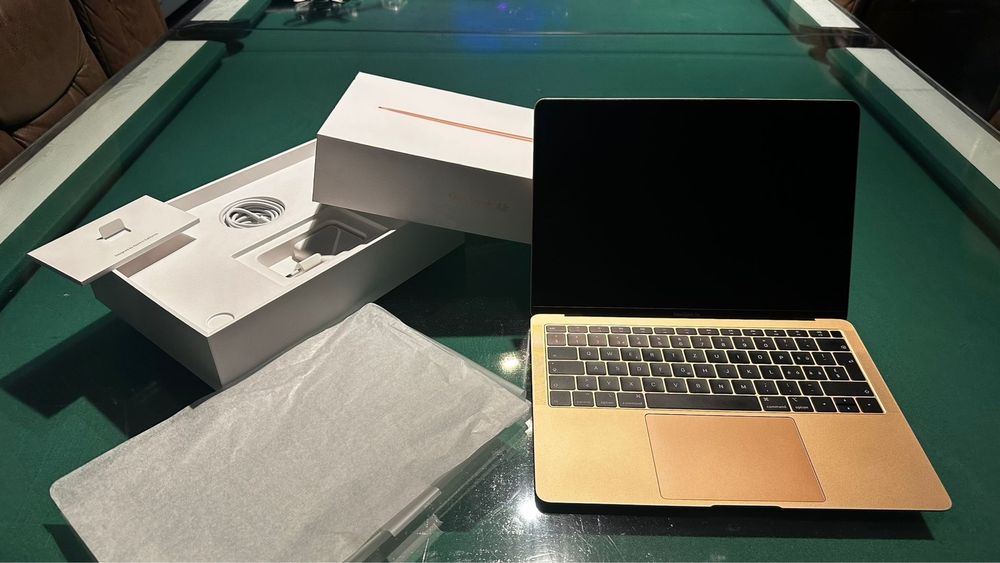 Apple Mac Book Air 13.3 Roségold i5,8