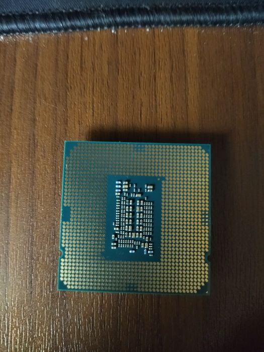 Продаю процессор i3 10100f