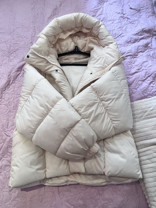 Трендовий зимовий оверсайз пуховик