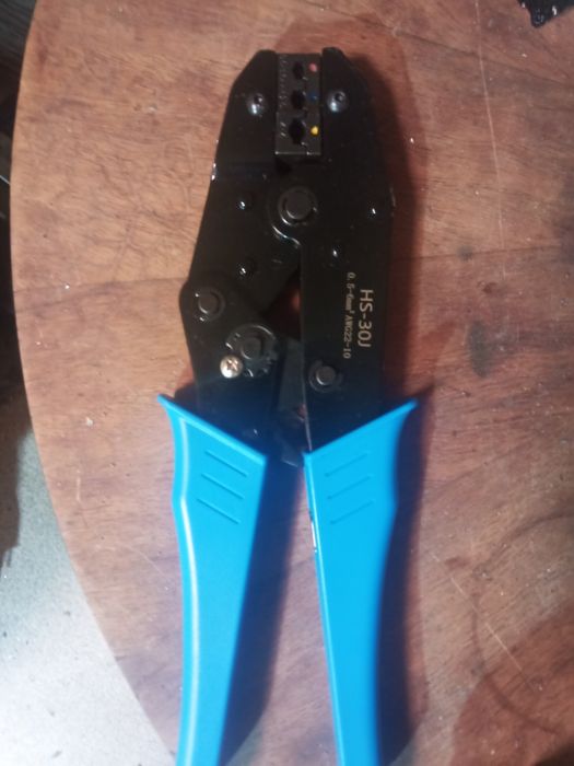 Продам кримпер для обжимки наконечникиов