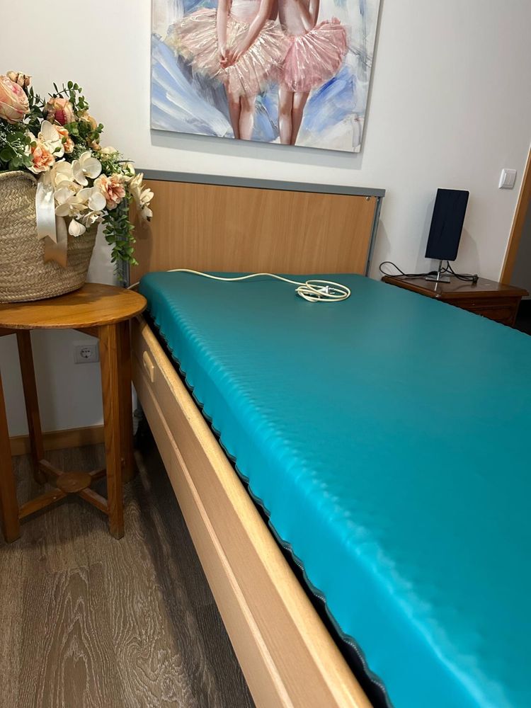 Cama articulada com colchão