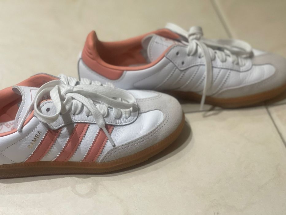 Adidas samba  brancos e salmao