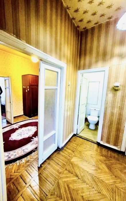 Продам елітну трикімнатну квартиру в центрі міста - 100 м².