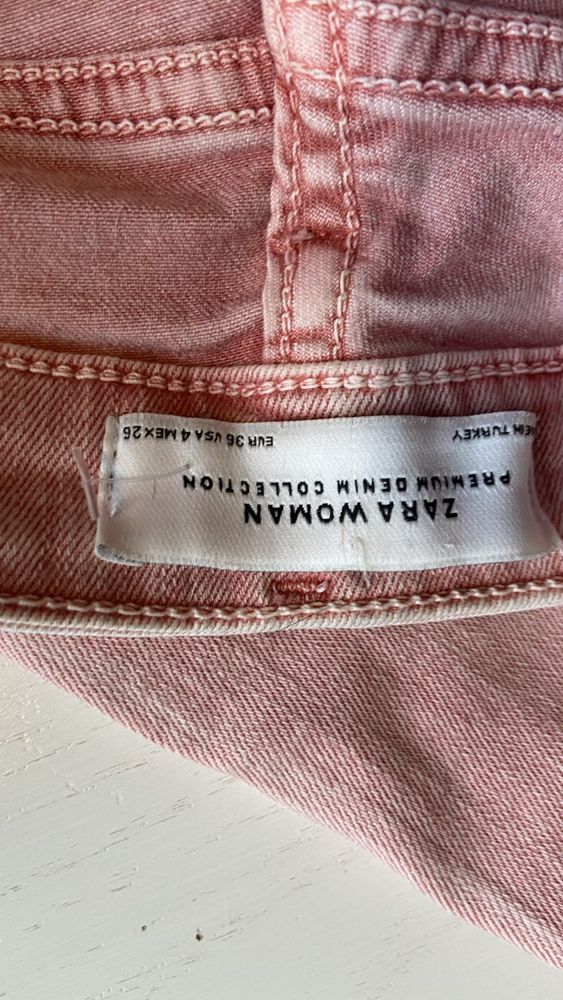 Spodnie dżinsowe z przetarciami Zara roz. 36
