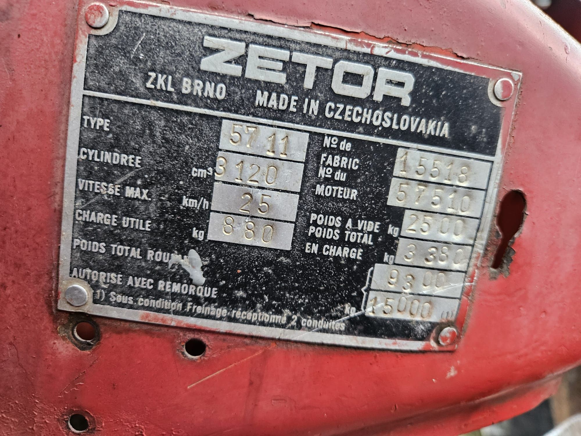 Zetor 5711 z ładowaczem czołowym łyżka wspomaganie