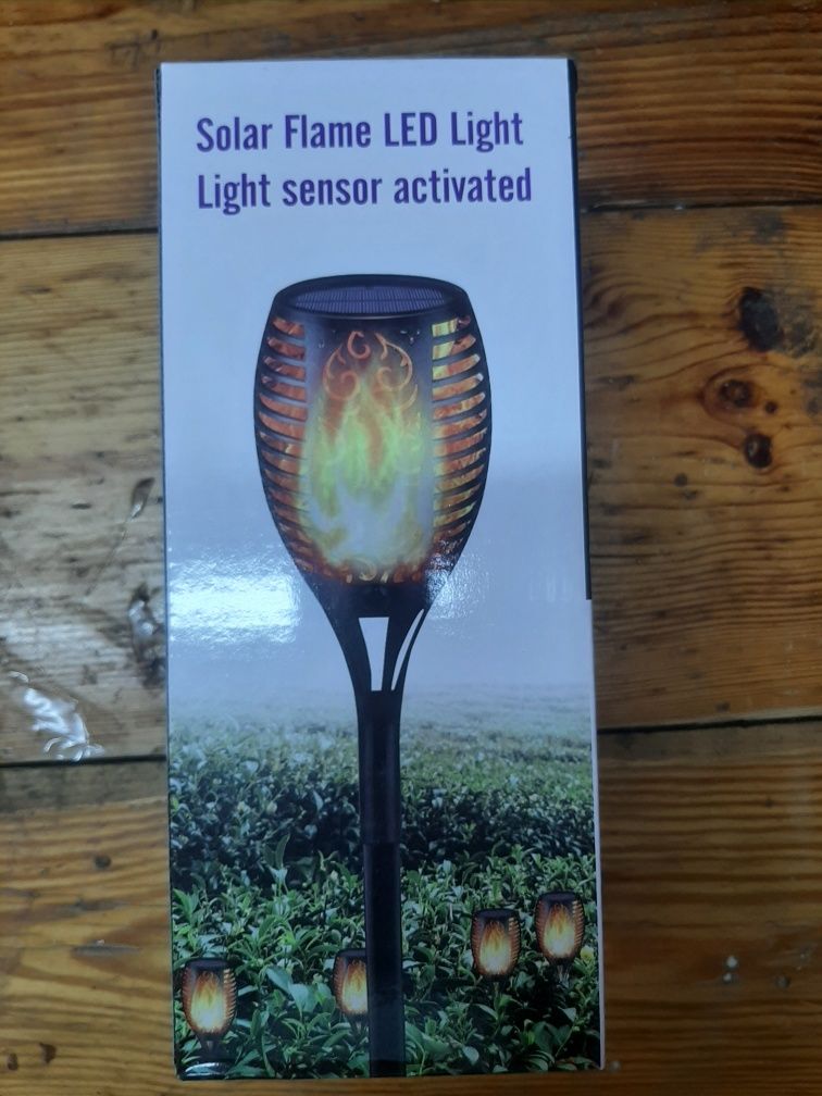 Lampa solarna pochodnia