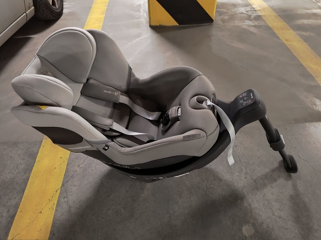 Obrotowy fotelik dla dziecka z bazą Cybex SX2, ISOFIX