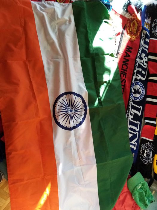 Szaliki 10 szt Liverpool man utd Berlin gadżety flagi kubek Francja