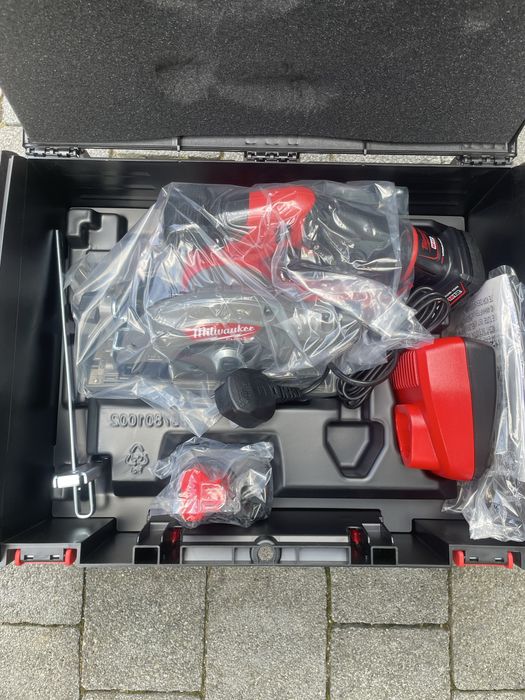 Pilarka tarczowa milwaukee M12 CCS44 nowa