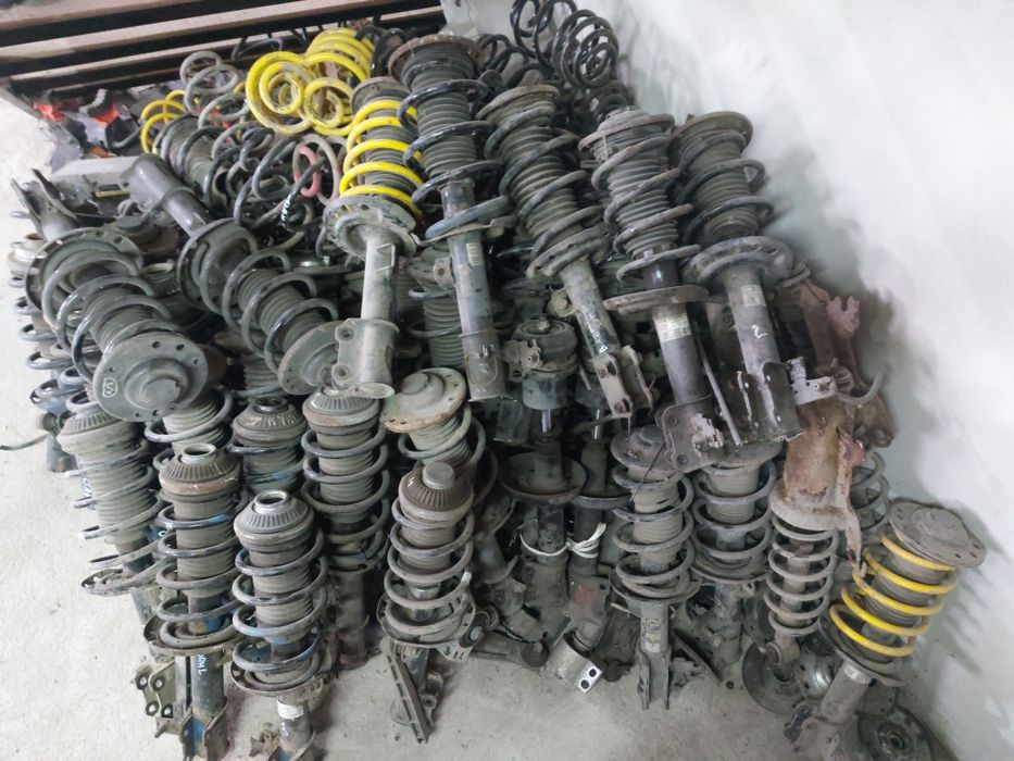 Стойки амортизатори пружини Опель Вектра Астра Зафіра