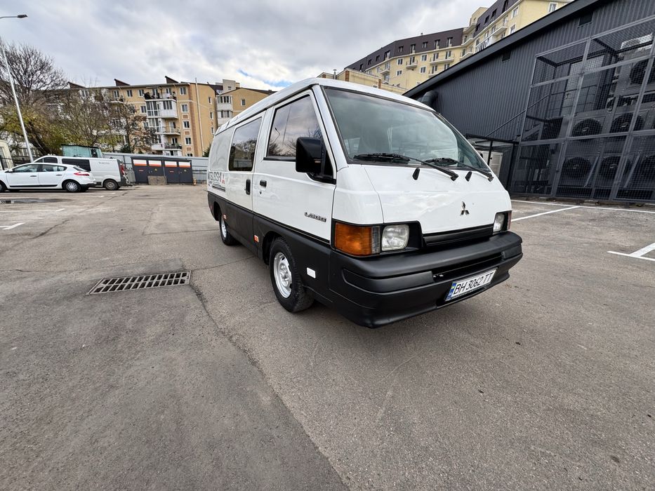 Продам Митсубиси L300 пасажирский бус 8+1