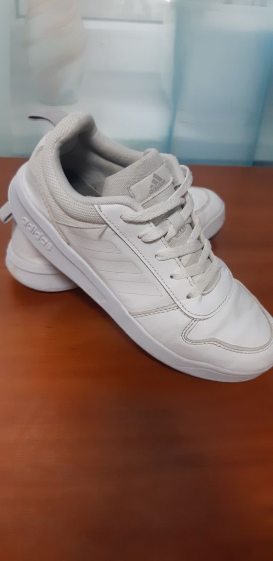 Кросівки Adidas,  розмір 35,5