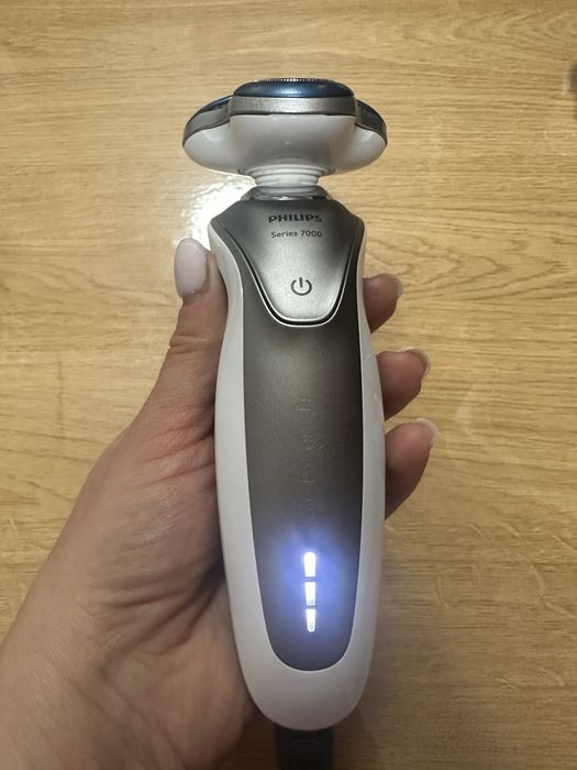 Бритва Philips 7000