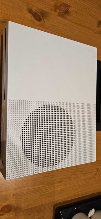 XboX one S, 1 TB + gry