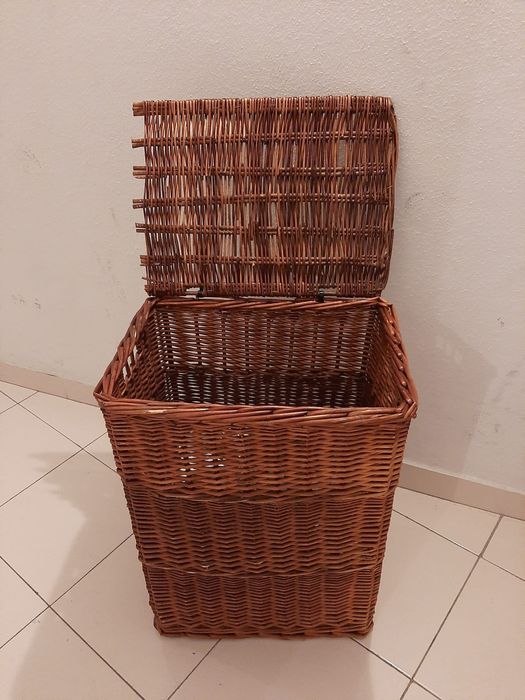 Cesta     de      verga