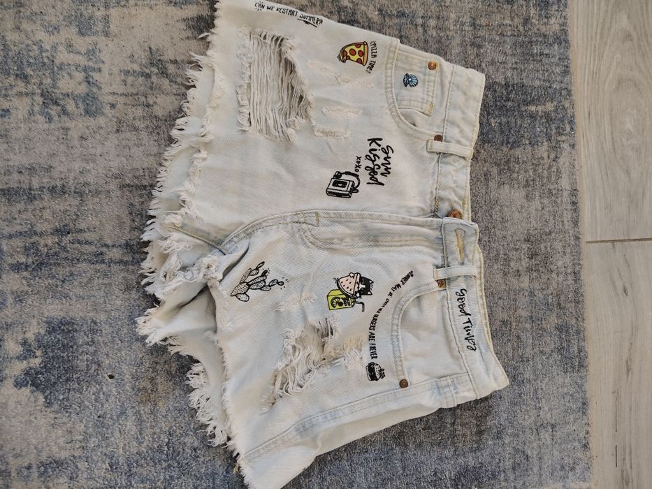 Krótkie spodenki dżinsowe damskie