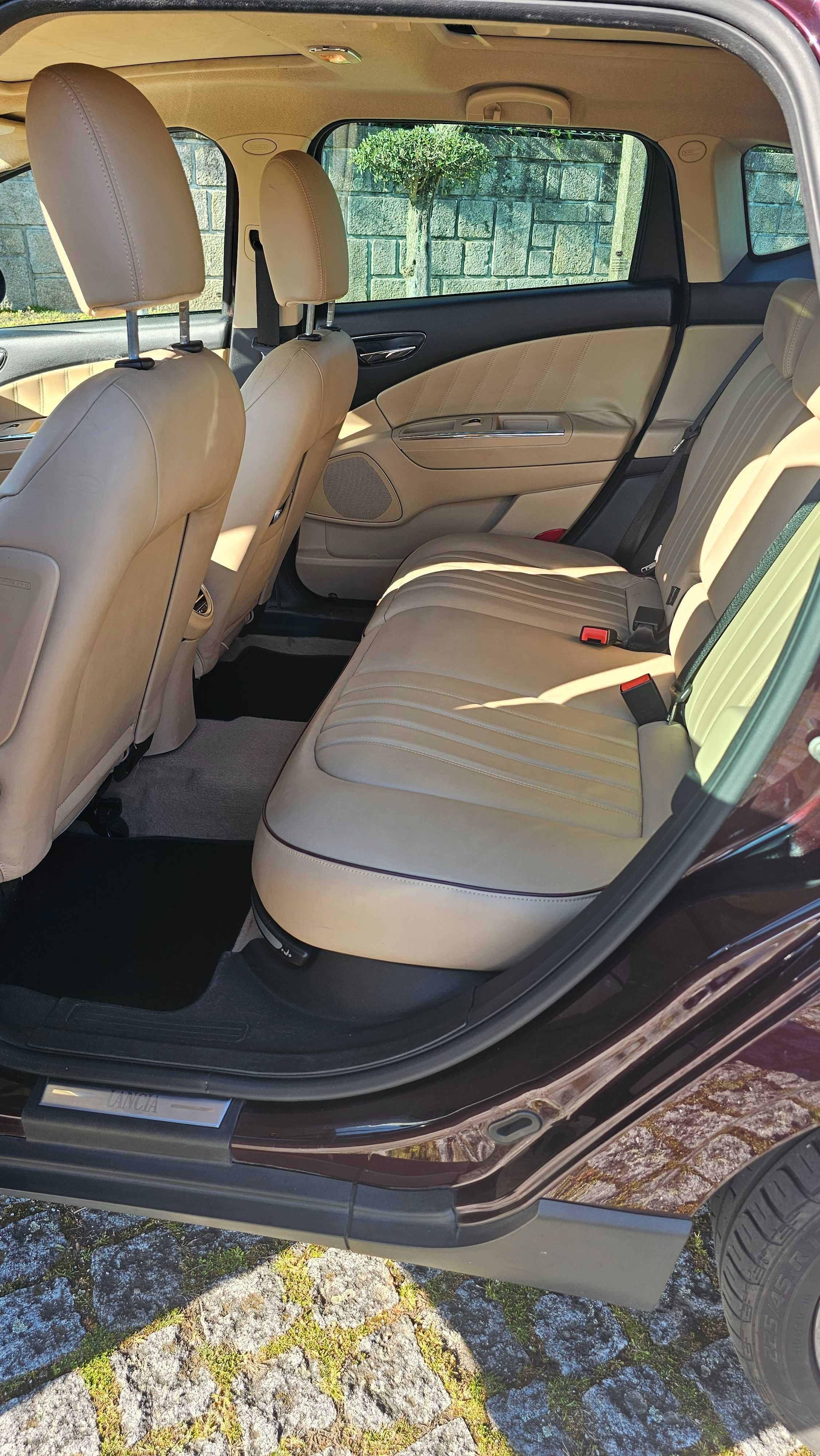 Lancia Delta 1.6 M-Jet Argento
