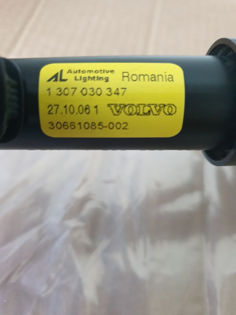 pompka spryskiwacza lampy prawej volvo v50 s40 c30  2006 -09