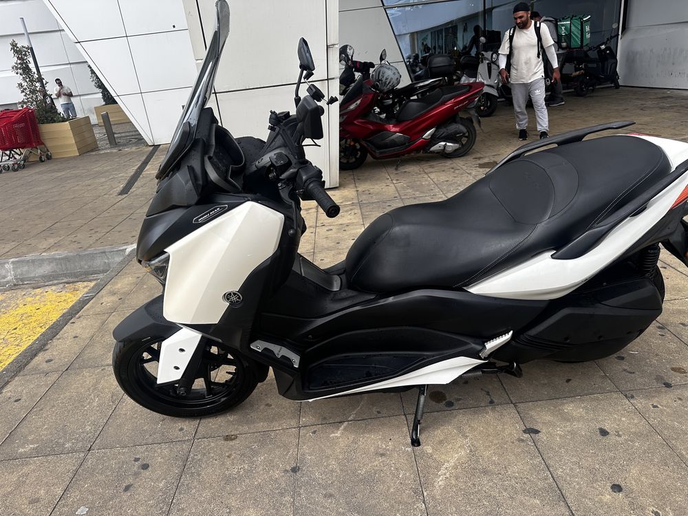 Xmax 300, aceito trocas por Pcx/ Nmax