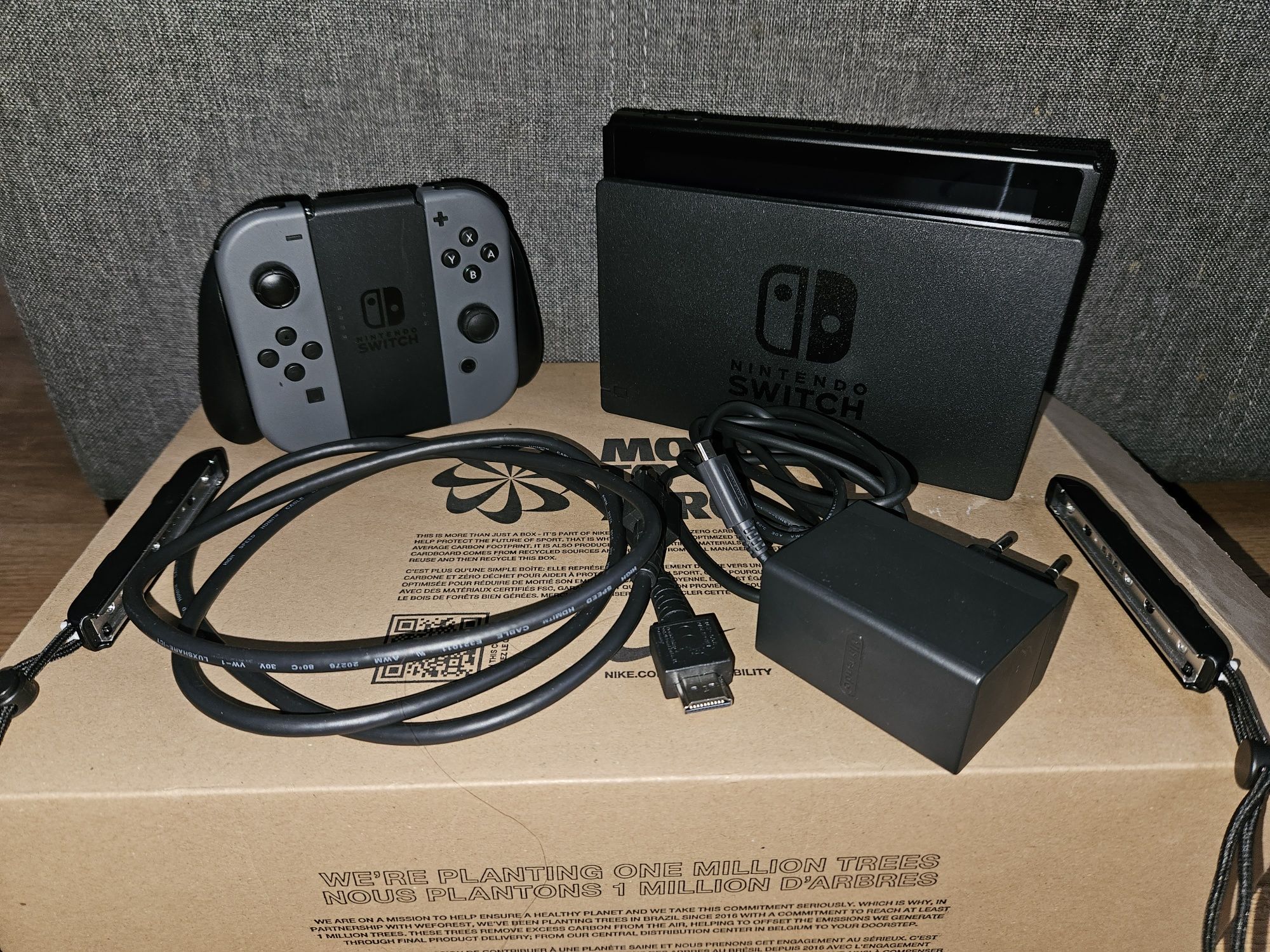 Nintendo Switch + Joy-Con Szara v2