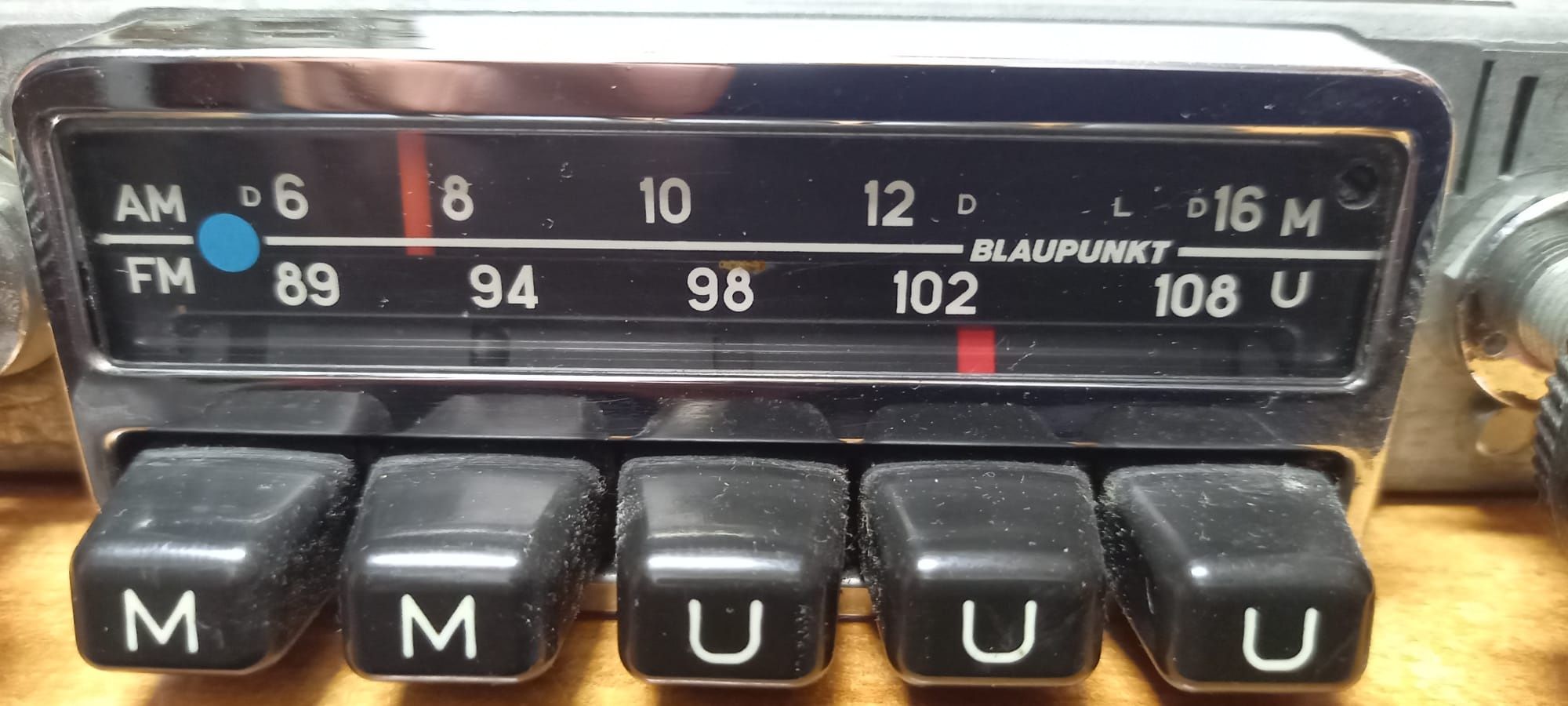 Radio samochodowe Blaupunkt retro