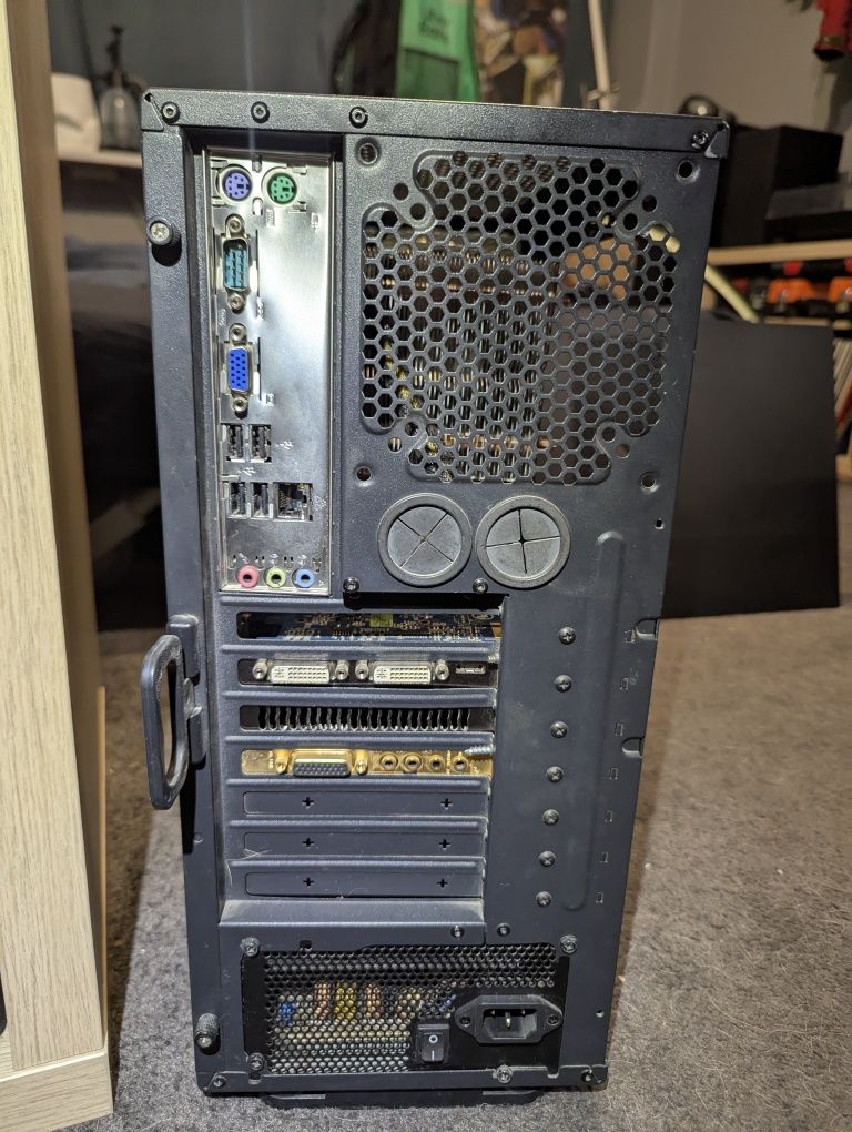 Komputer stacjonarny phenom 2 x2, geforce gtx460 soundblaster