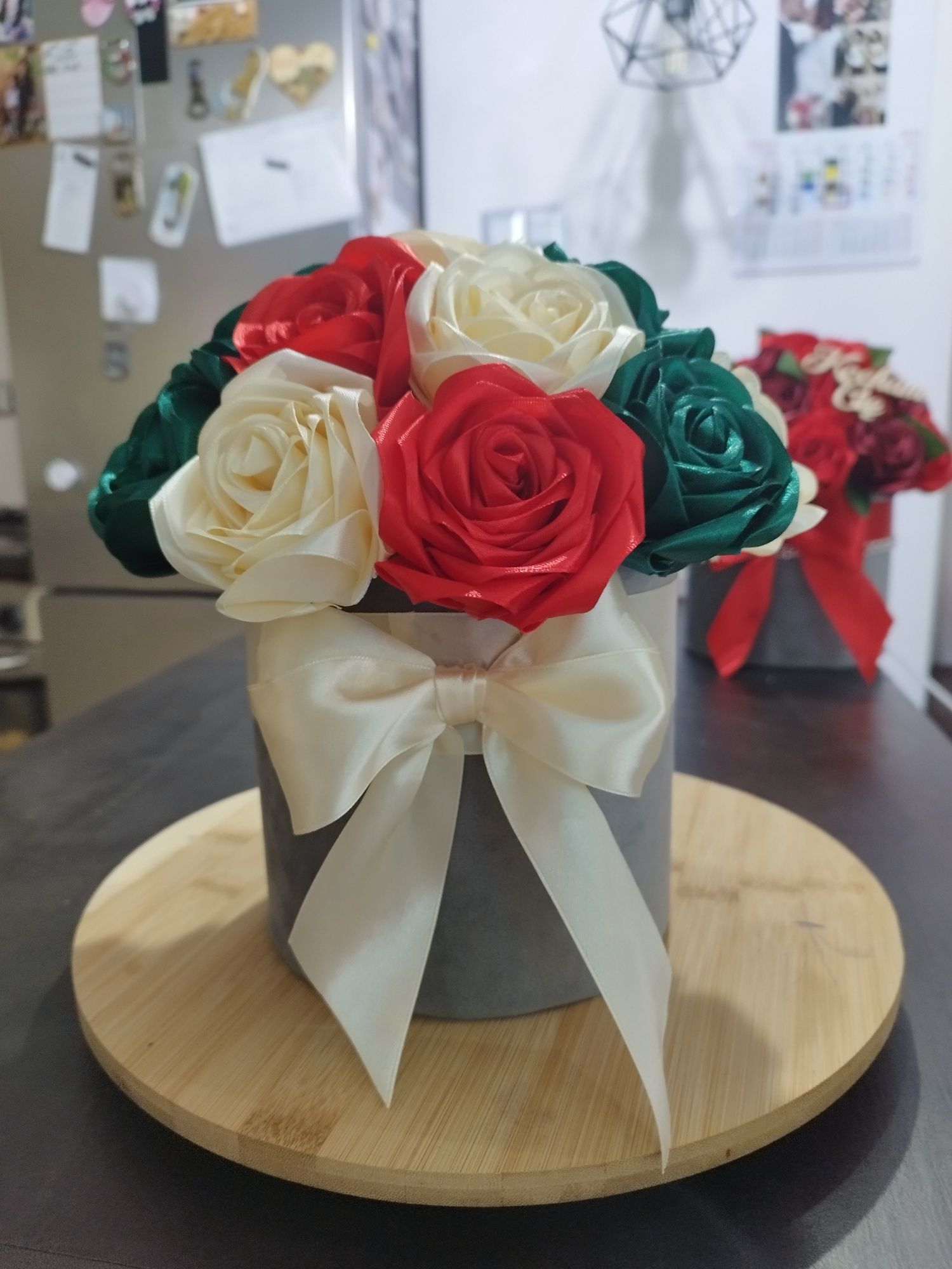 Flower Box - róże ze wstążki