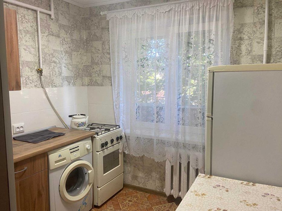 Здаю погодинно подобово 2х кім 44 кв Кр.Ріг,ще вариант дом (з автоном)