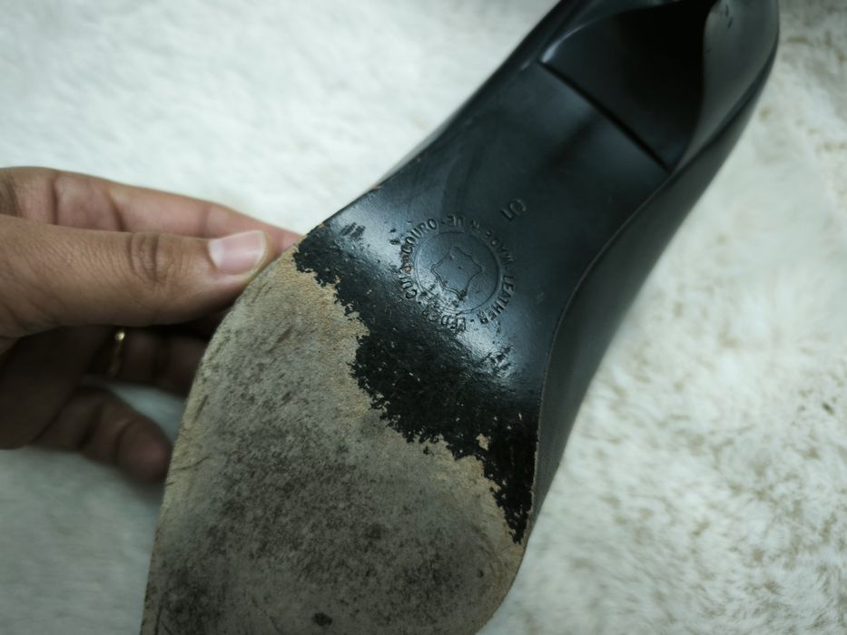 Sapatos de tacão clássicos
