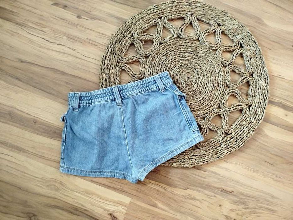 H&M jeansowe spodenki z kieszeniami