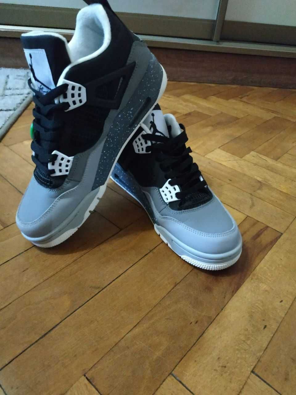 Air Jordan 4 Retro