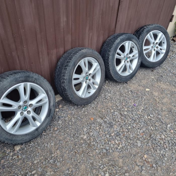 Sprzedam felgi aluminiowe z oponami – Skoda, rozmiar 16”