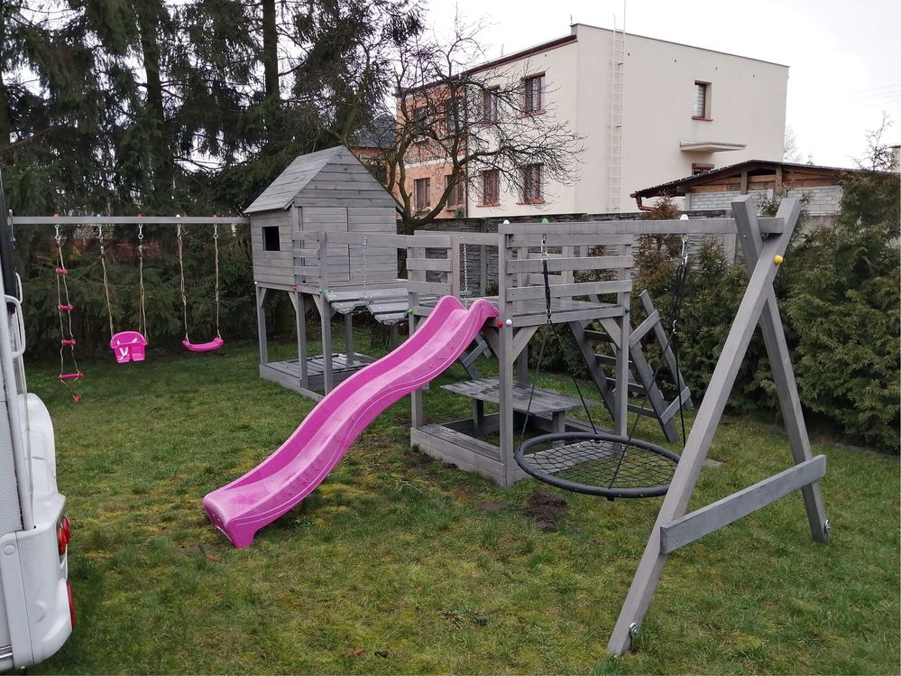 Plac zabaw domek scianka wspinaczkowa histawki zjezdzalnia bocianie gn