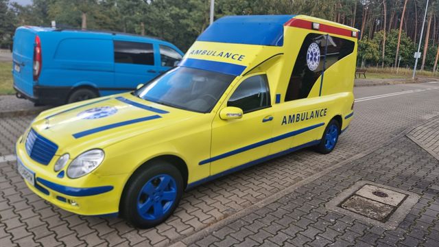 Ambulans Mercedes W211 rok 2010 - sprzedam - zamienie