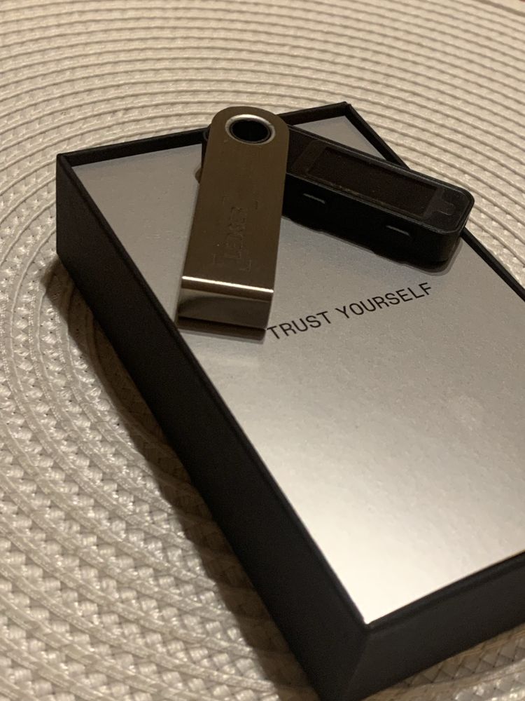 Ledger nano S-PLUS portfel kryptowalutowy