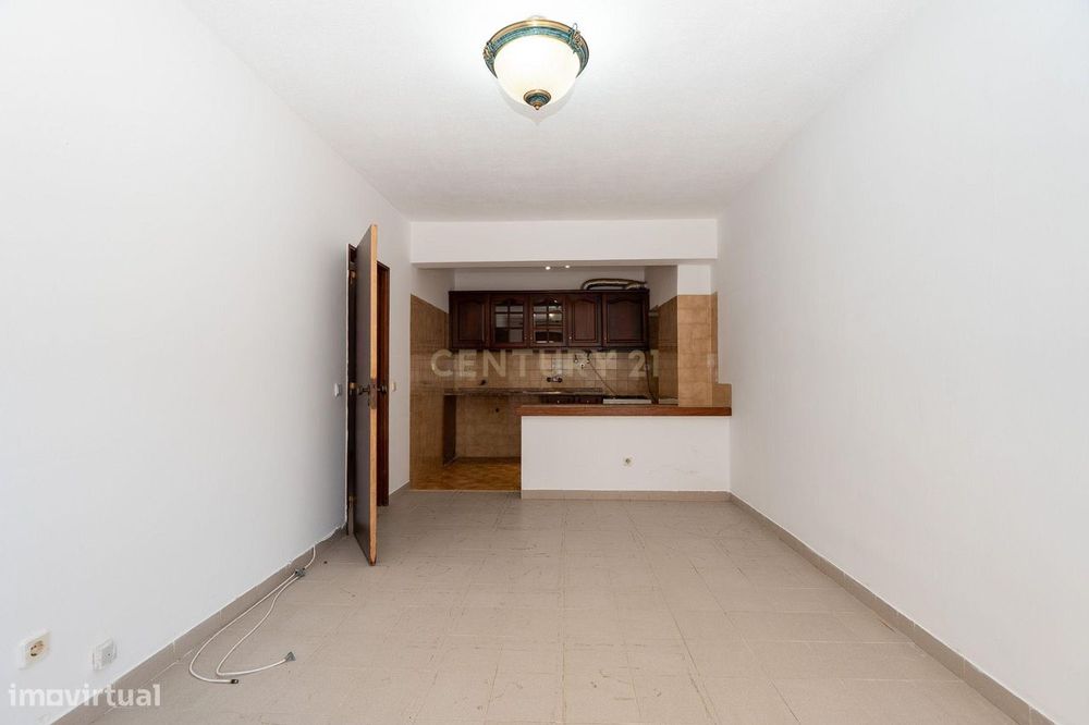 Apartamento T1 com potencial para T2 na Rinchoa – Conforto e Tranquili