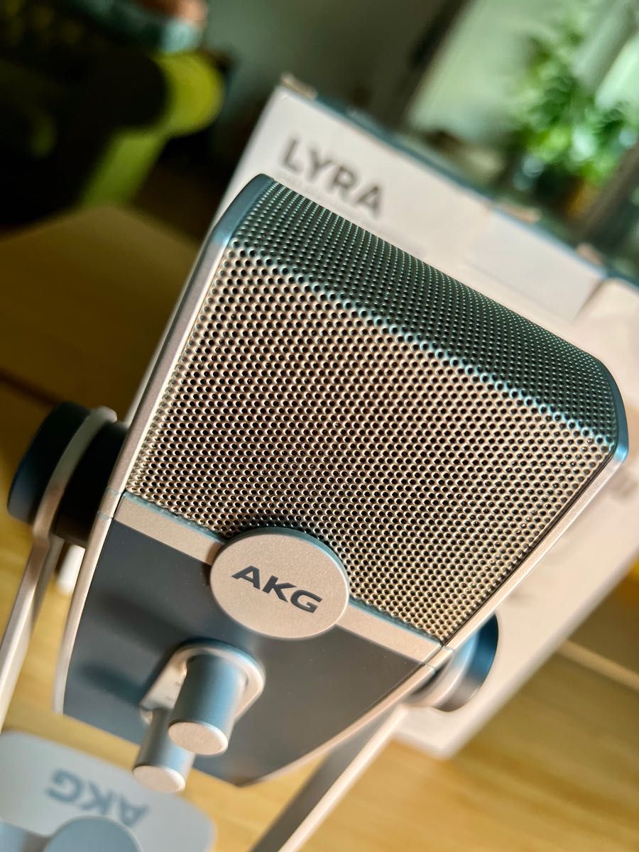 Mikrofon AKG Lyra USB – Idealny do nagrań i podcastów, jak nowy!