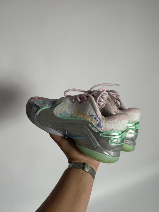 Баскетбольні кросівки Nike LeBron 22 Currency