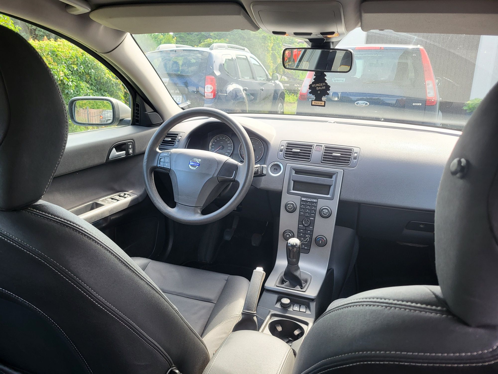 Volvo v50. 1.8 benz. Klima. Doinwestowane.