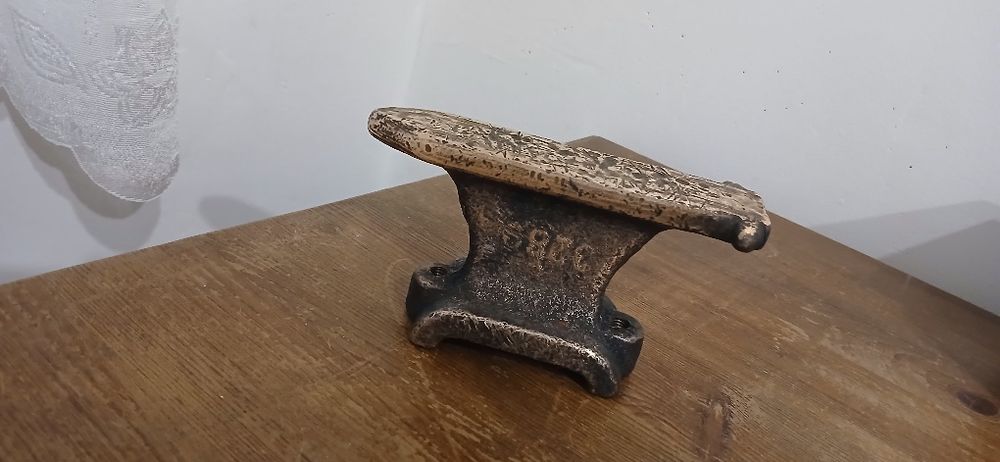 Stare kowadło mosiężne, kowadelko, jubilerskie, zegarmistrz, złotnik