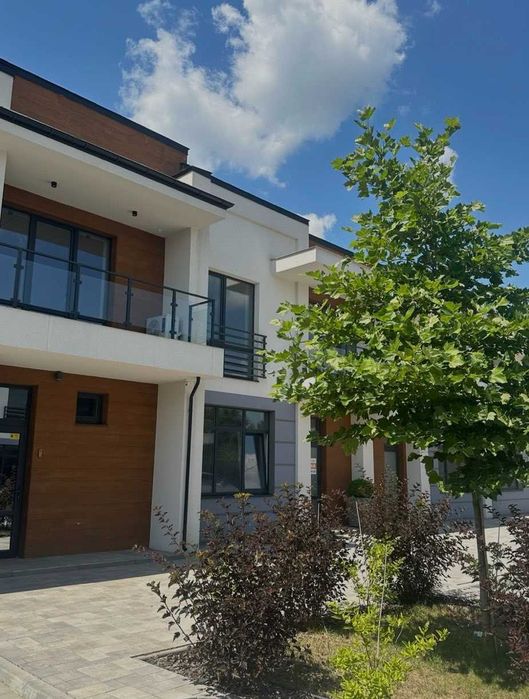 Продаж ТаунХауса в Котеджному містечку