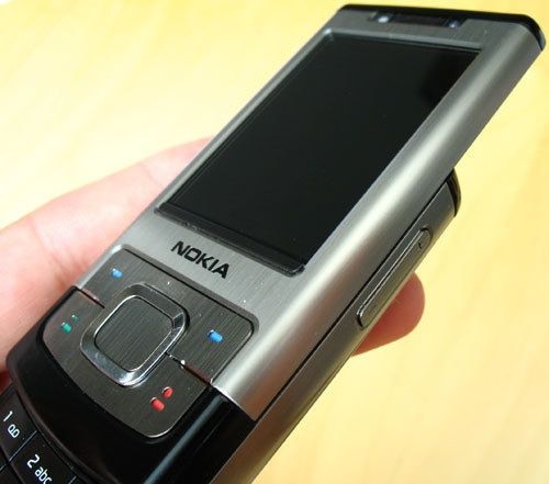 2 Nokia 6500 slide