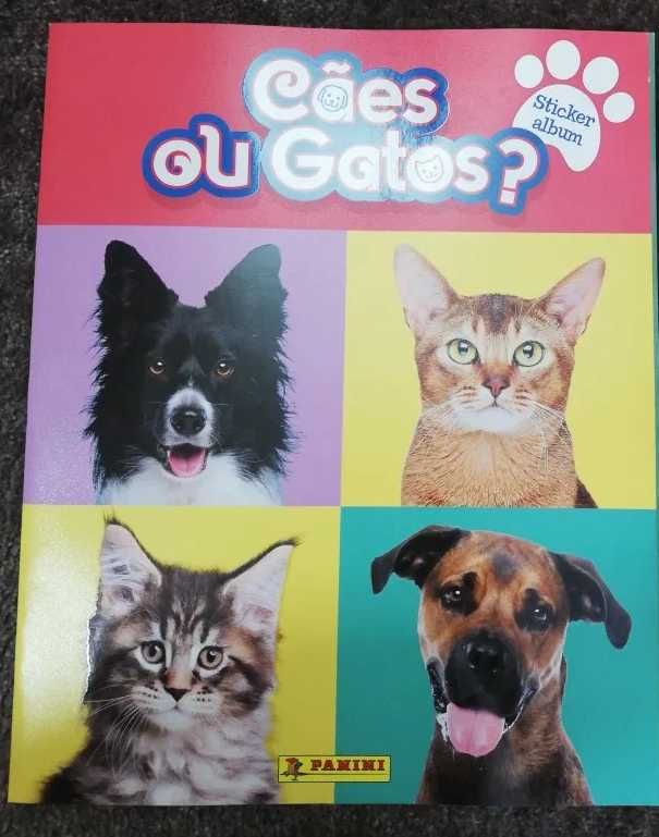 caderneta panini Cães e Gatos com 14 cromos colados