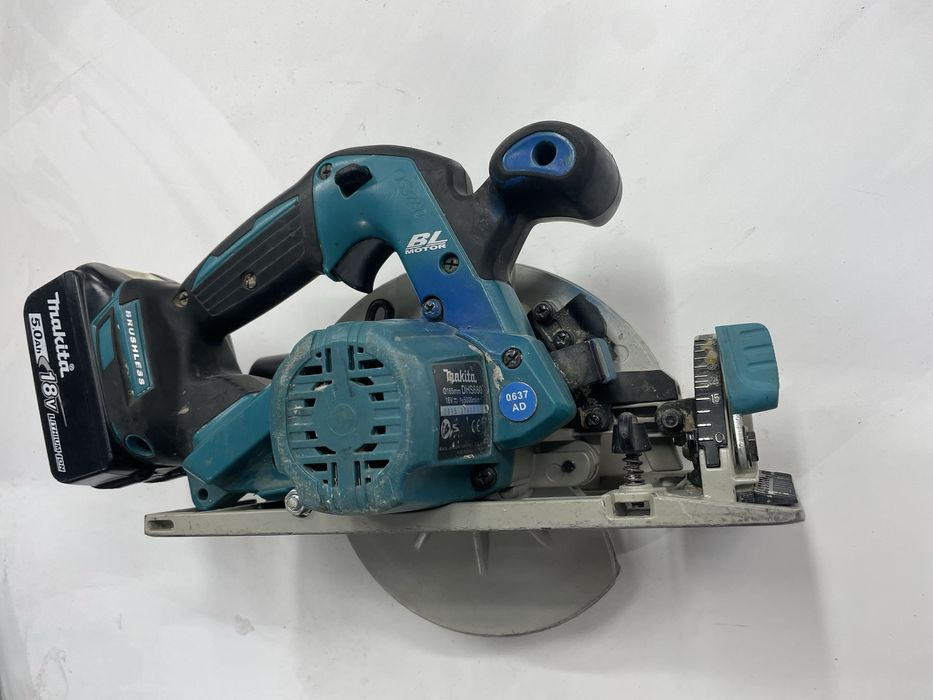 Pilarka tarczowa makita DHS680