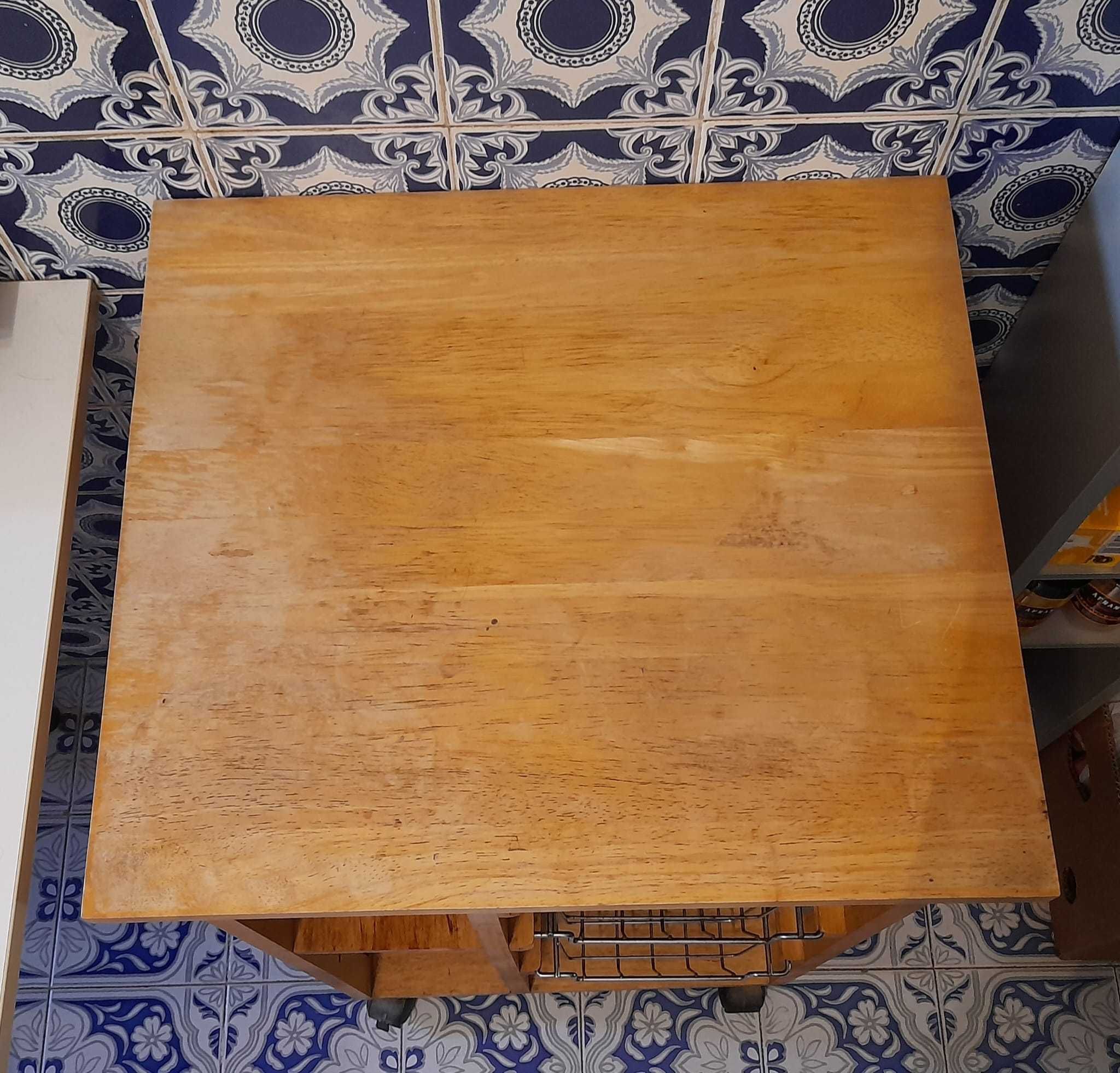 Carrinho de Cozinha com Rodas - Disponível até 22/09