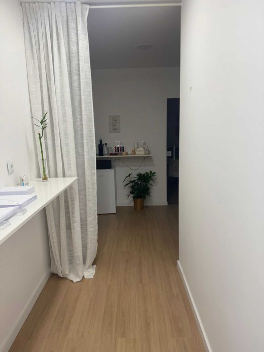 Trespasse Loja/Escritório em Linda-a-Velha (Oeiras)