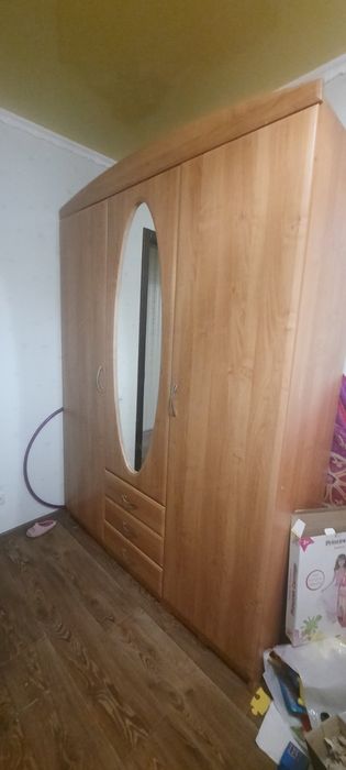 Продам шкаф в спальню