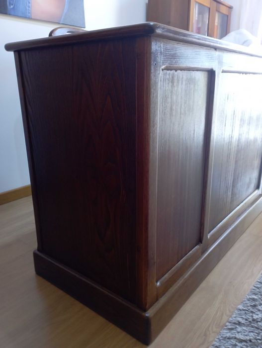 Secretaria e cadeira